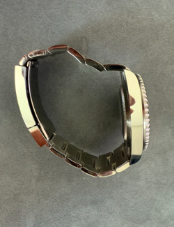 GREEN BEZEL BLACK