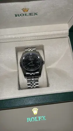 FLUTED BEZEL BLACK