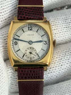 GOLD MENS CUSHION