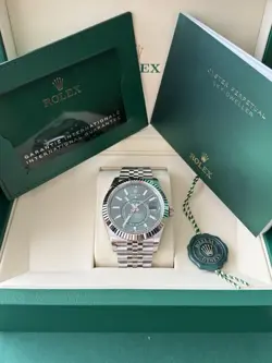 Mint GREEN Rolex Sky Dweller 42mm Jubilee FULL SET 2025 Watch Skydweller GMT