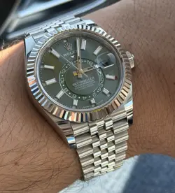Mint GREEN Rolex Sky Dweller 42mm Jubilee FULL SET 2025 Watch Skydweller GMT