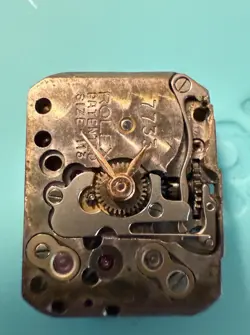 ROLEX VINTAGE WATCH MOVEMENT FOR PARTS AND REPAIR