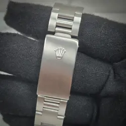 MIDSIZE BLACK DIAL