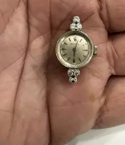 VINTAGE WHITE GOLD