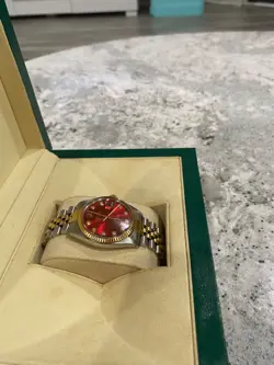 LUXURY WATCH