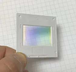 HOLOGRAPHIC DIFFRACTION GRATING 1000 LINES/MM SLIDE VISUAL SPECTRUM SPECTRAL