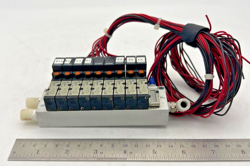 9 SMC VJ3143 BANK OF PNEUMATIC SOLENOID AIR VALVES 24 VDC MANIFOLD JAPAN