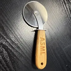 WHEEL PIZZA CUTTER
