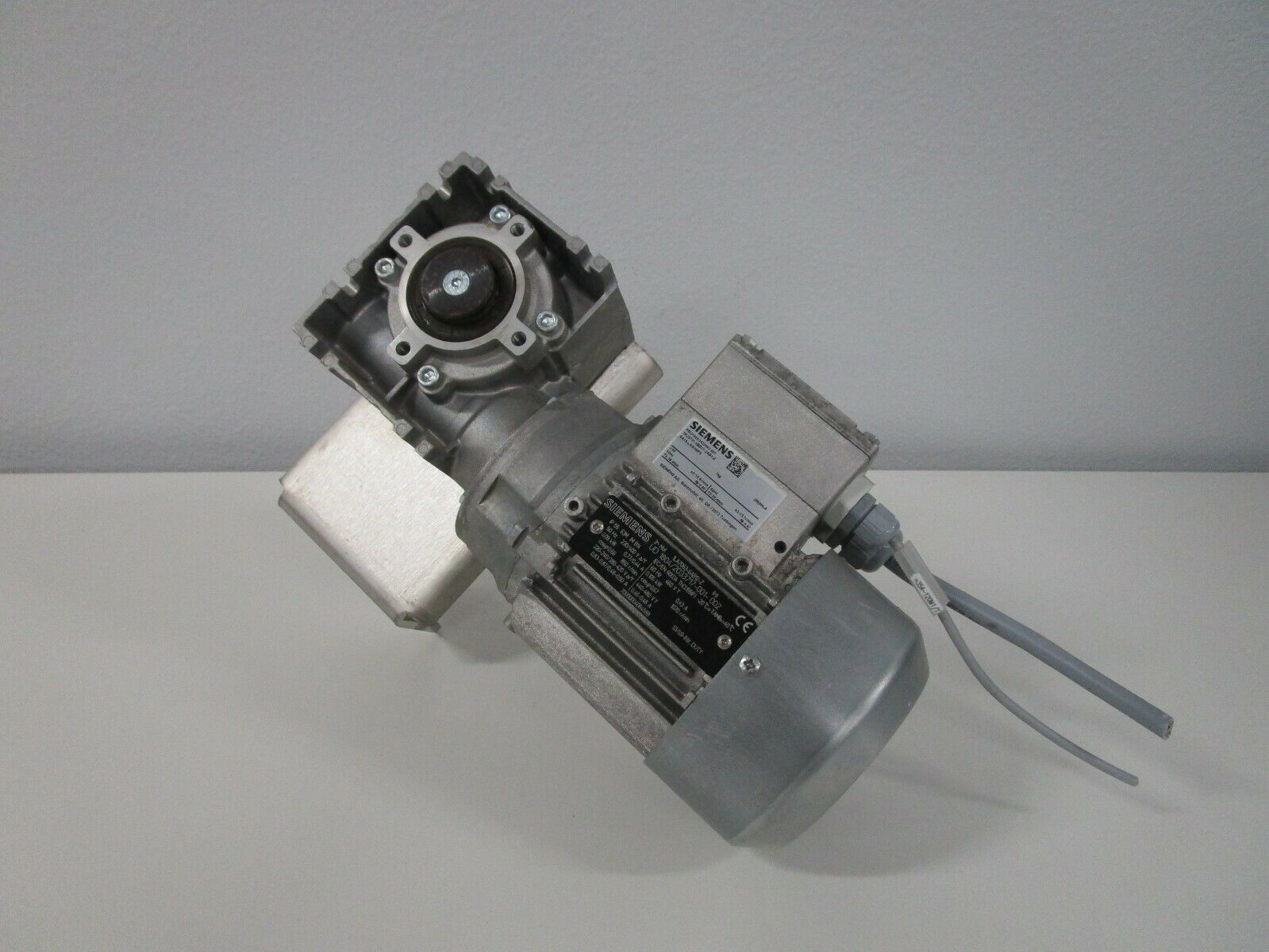 SIEMENS 1LA7063-6AB12-Z Motor [FDU1805 / SA19-LAI63MF6]