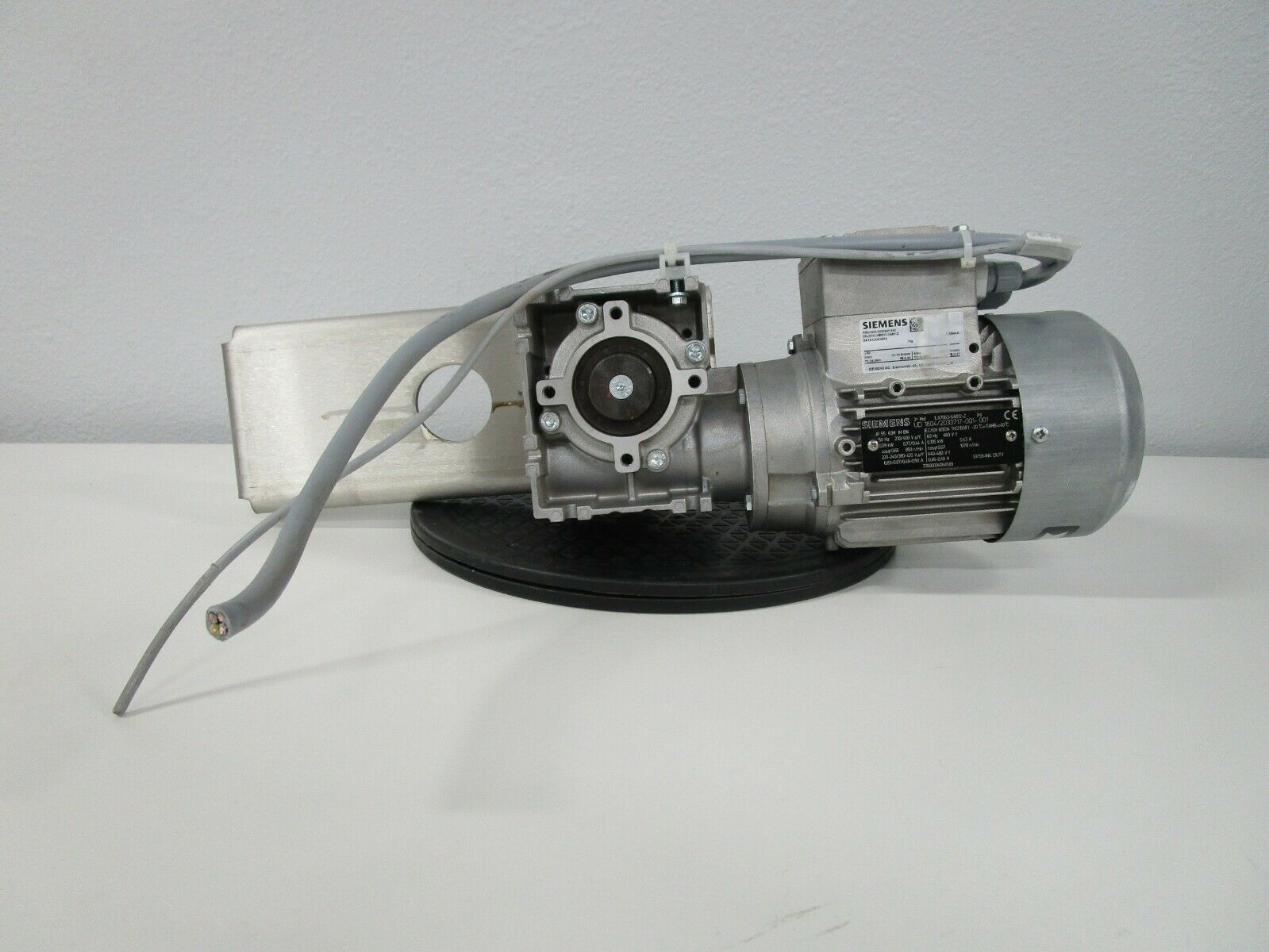 SIEMENS 1LA7063-6AB12-Z Motor  [FDU1805 / SA19-LAI63MF6]