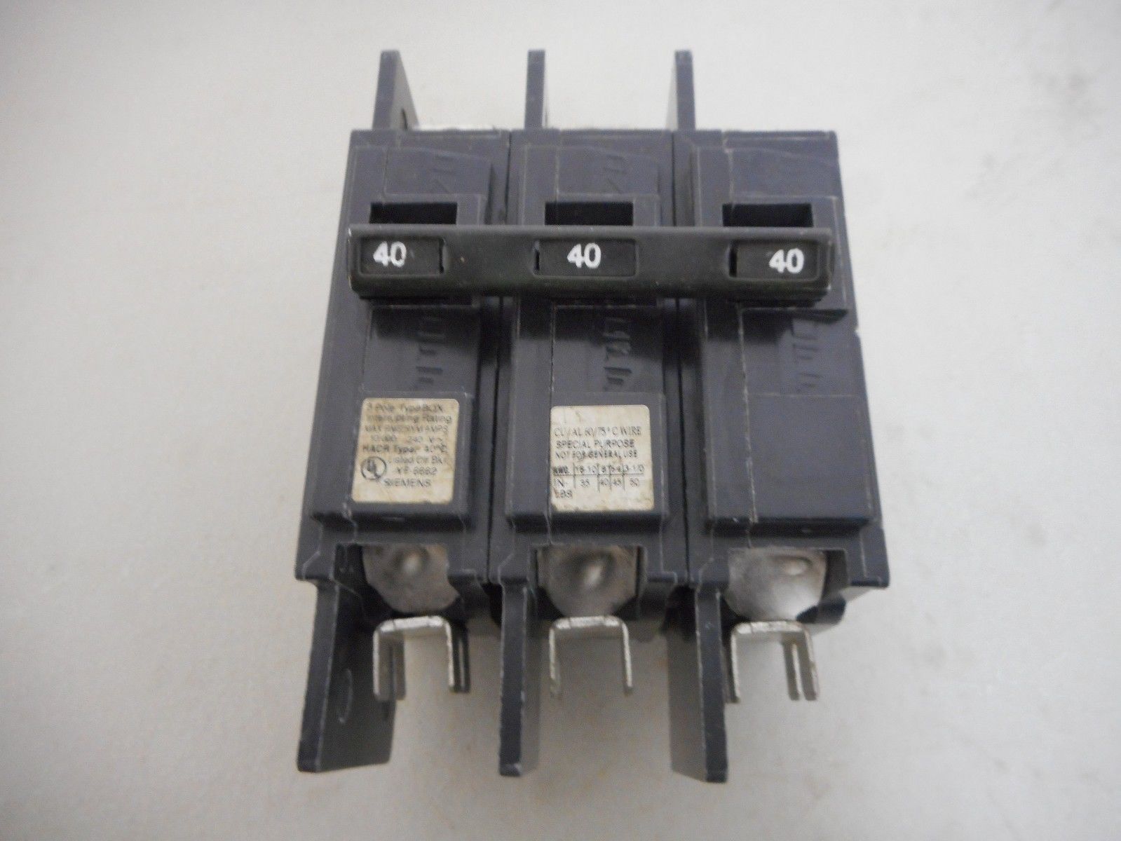 SIEMENS BQ3B040QX 40 AMP 3 POLE BREAKER