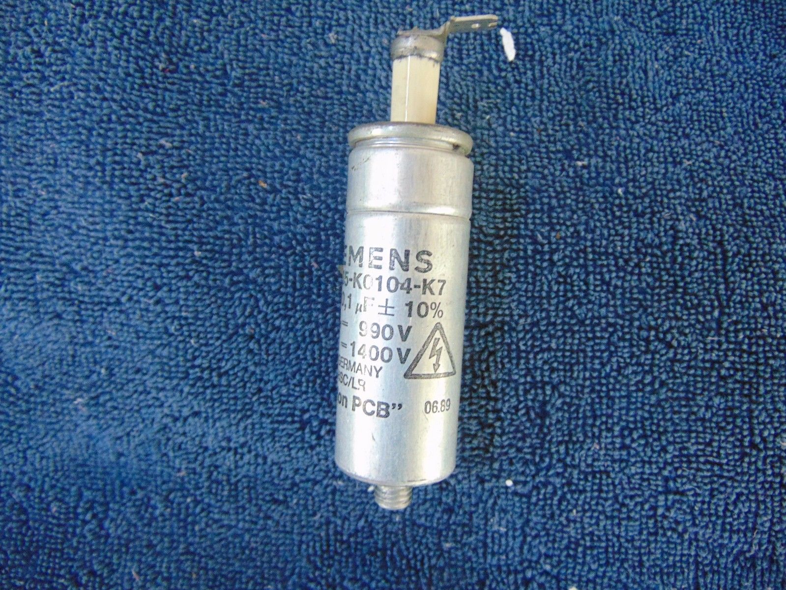 Siemens Capacitor B25835-K0104-K7 