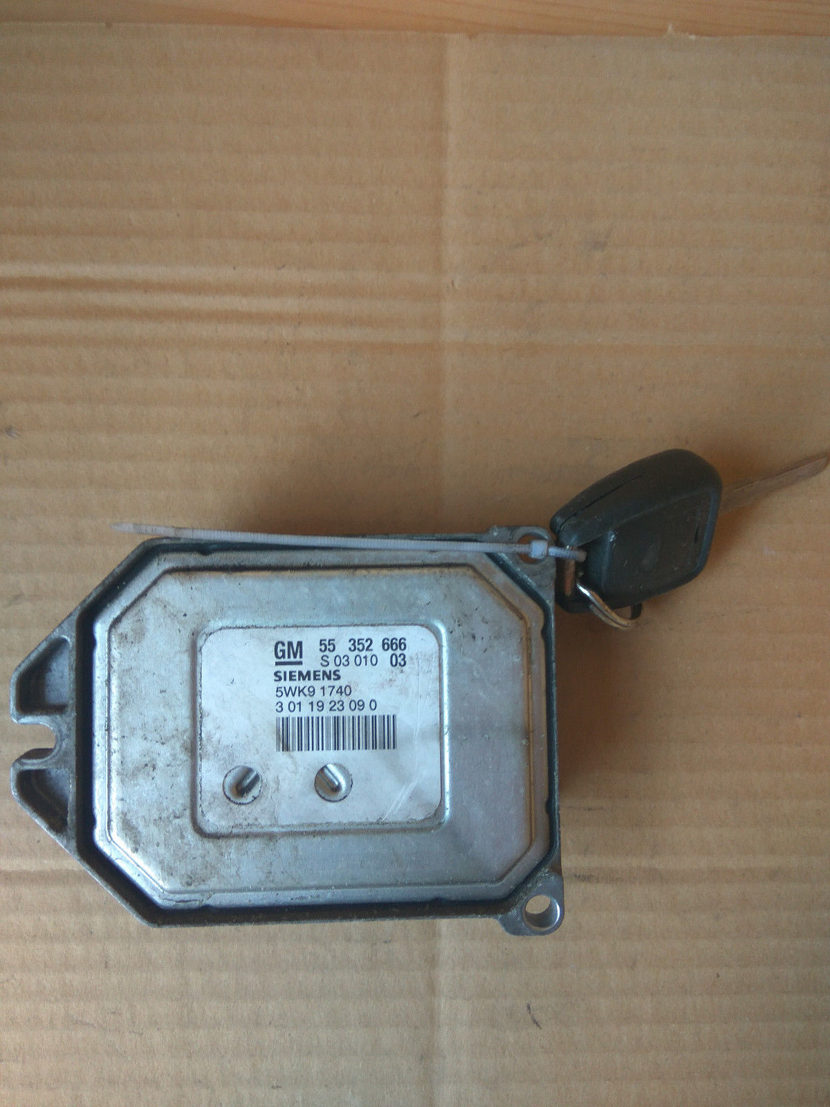 Opel Vauxhall Vectra Zafira Astra ECU Engine Control Unit 55352666 5WK91740