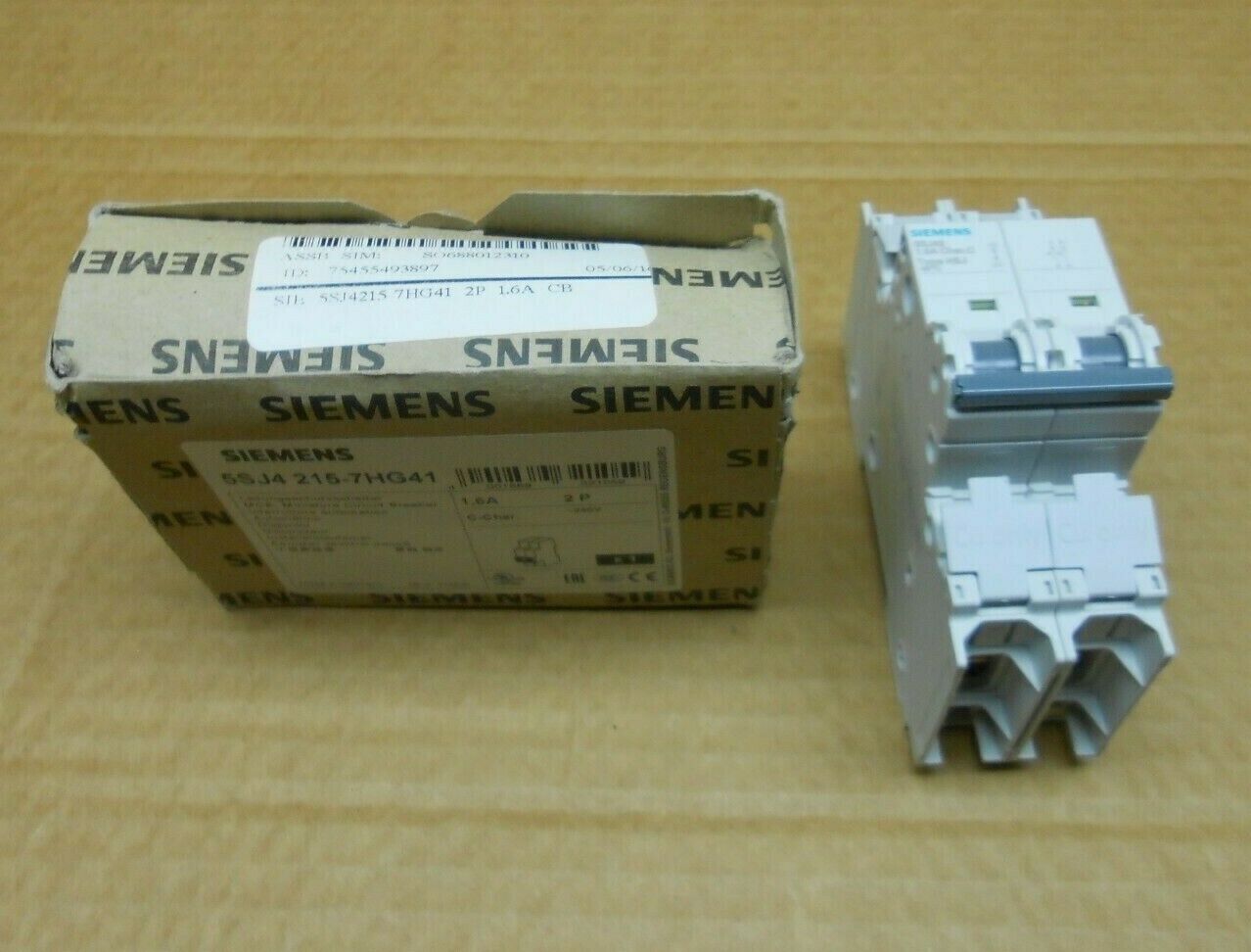 1 NIB SIEMENS 5SJ4 215-7HG41 5SJ42157HG41 CIRCUIT BREAKER 1.6A 240V 14K (7 AVAL)