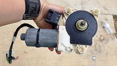 MERCEDES BENZ W211 WINDOW MOTOR REAR RIGHT SIDE A2118203042