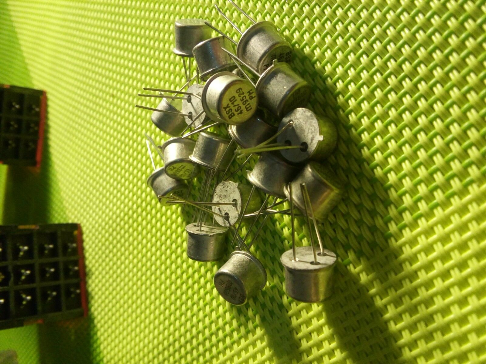 5 x BSX46-10 TO-39 NPN Transistor 60V 1A NOS