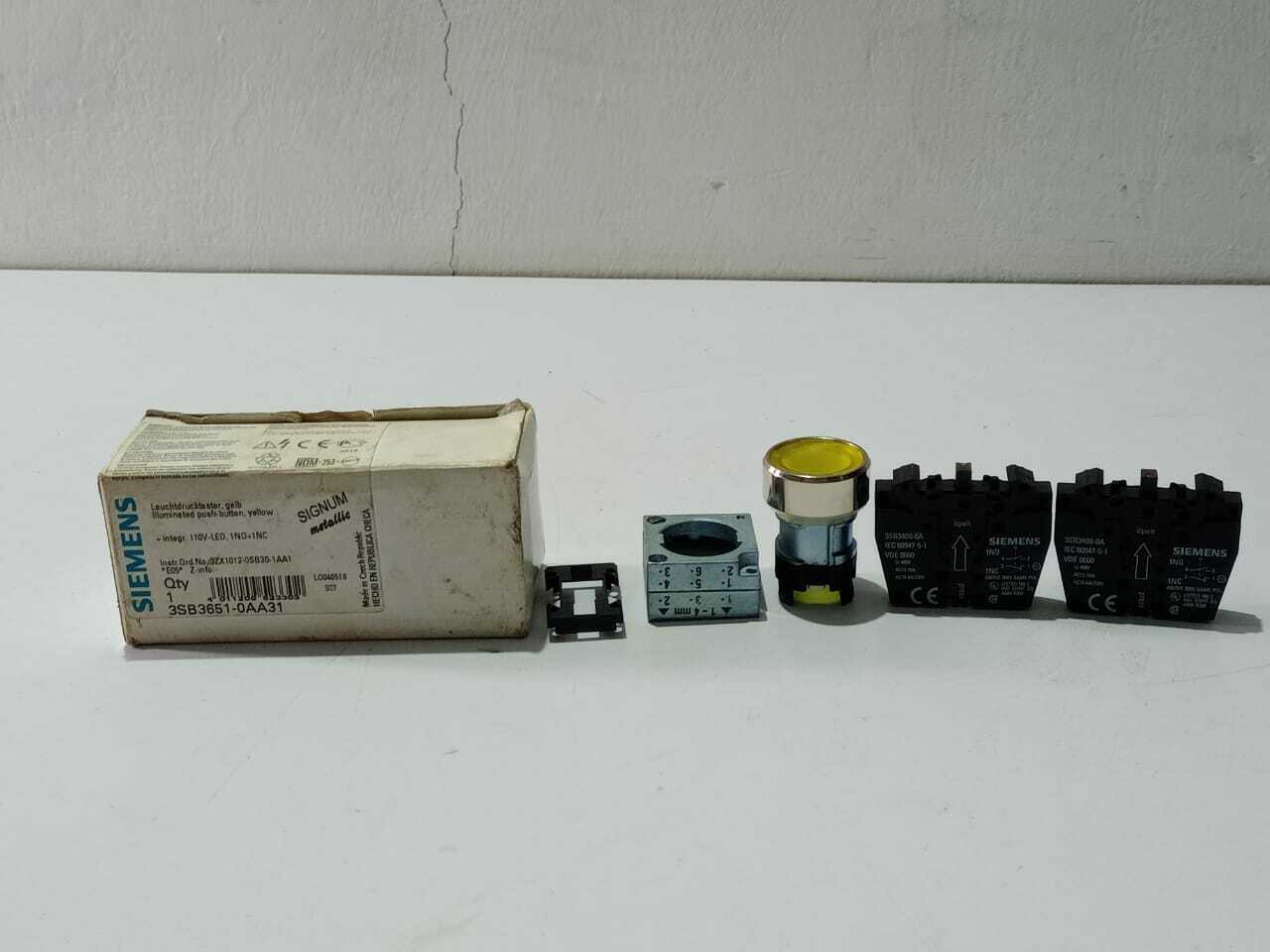 Siemens 3SB3651-0AA31 illuminated yellow Push Button