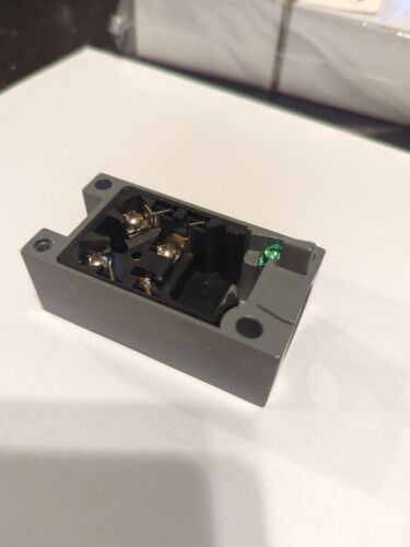 NEW SIEMENS SERIES A1 LIMIT SWITCH RECEPTACLE 3SE03-RA 