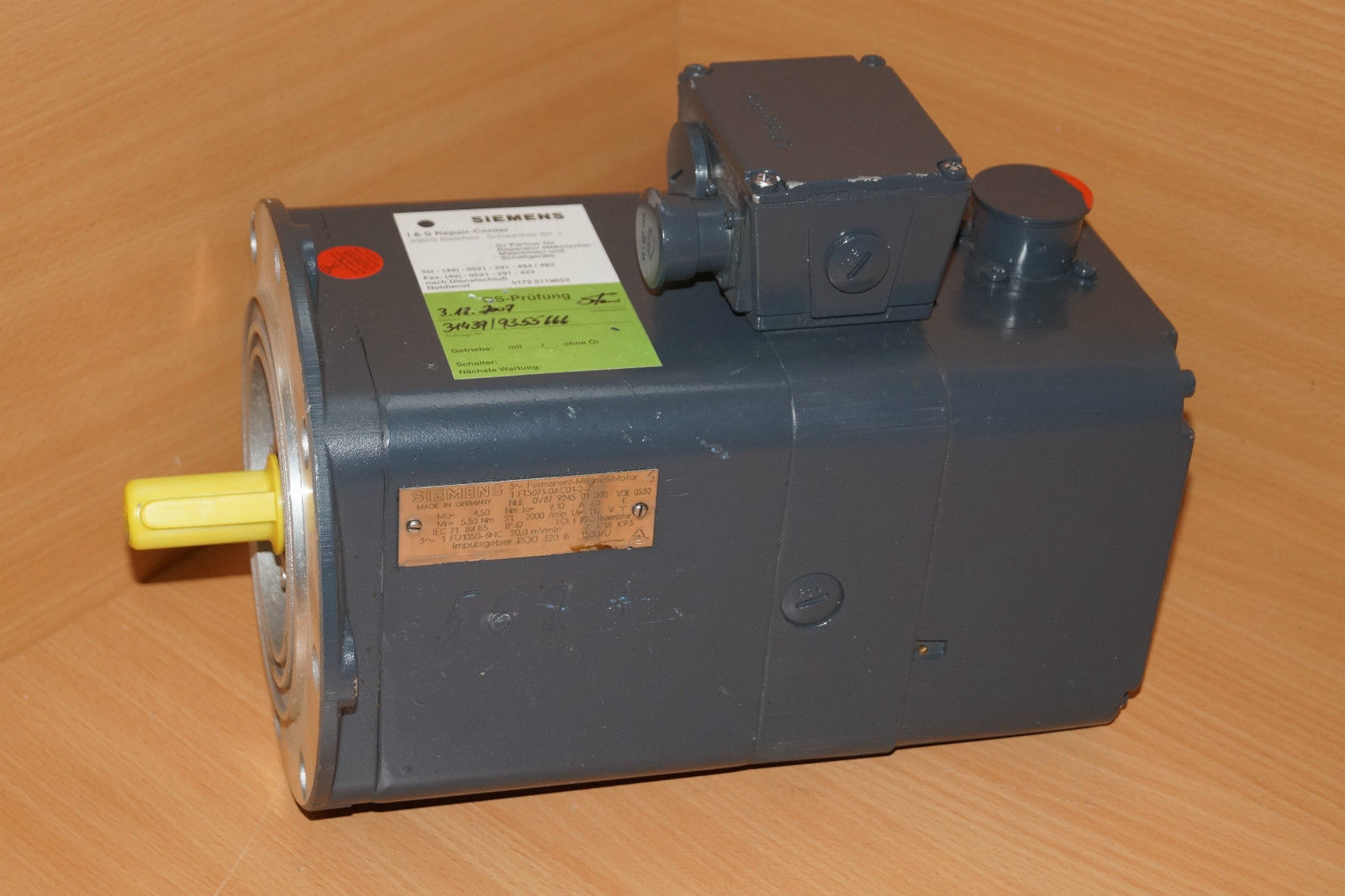 Siemens 3 ~ Permanent Magnet Motor 1FT5071-0AC01-2-Z 1FT50710AC012Z