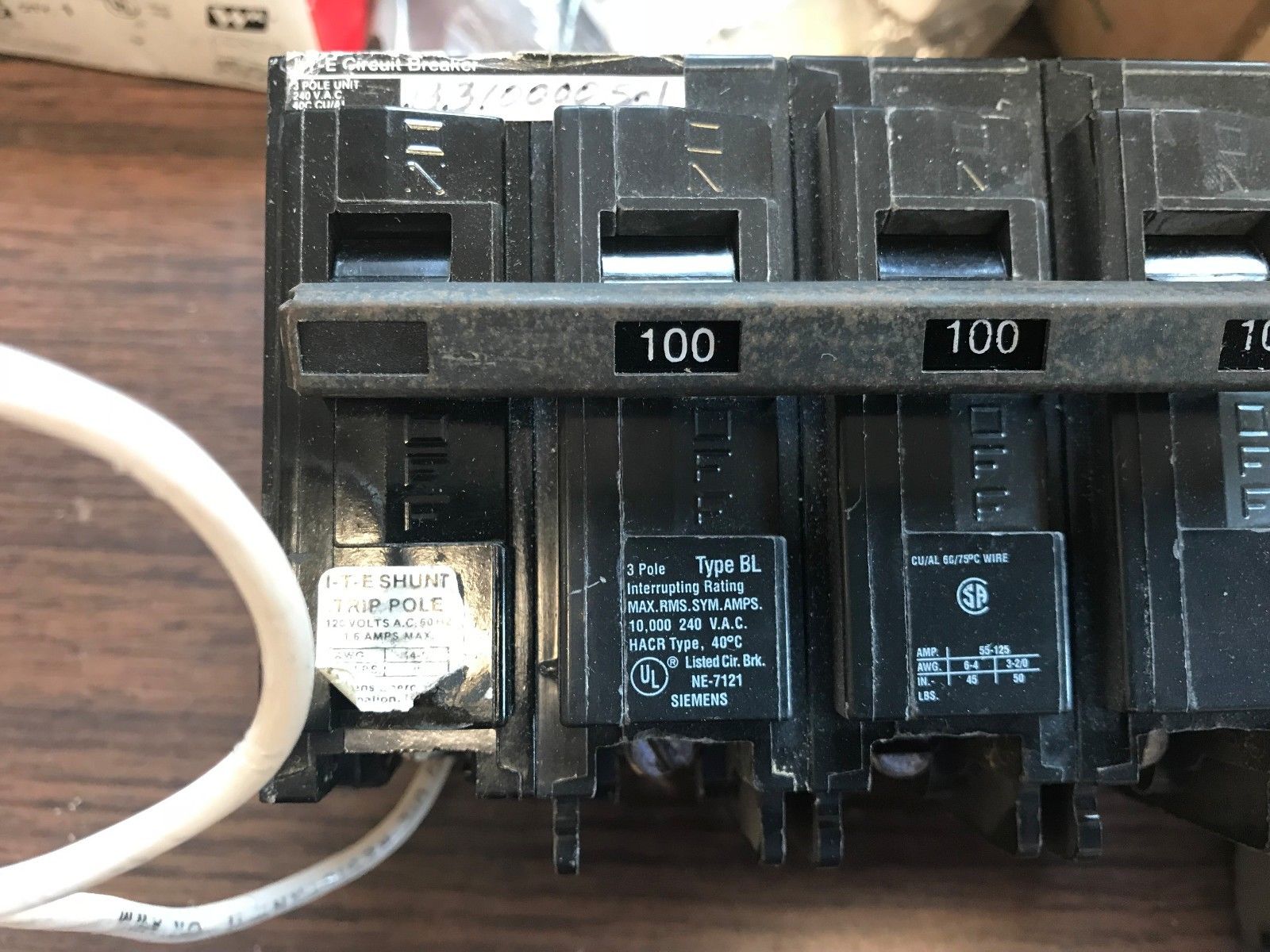 ITE Siemens BL 3 pole 100 amp B31000S01 Shunt Trip Circuit Breaker