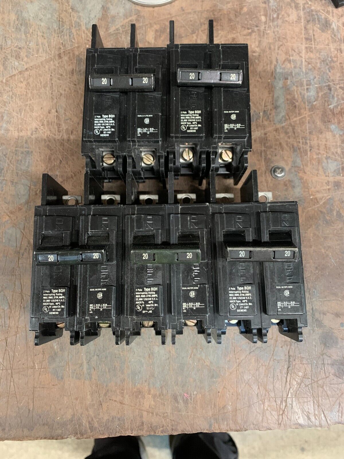 BQ2B020H Siemens ITE (lot of 5) 20A 2 Pole 22KAIC Circuit Breaker Type BQH