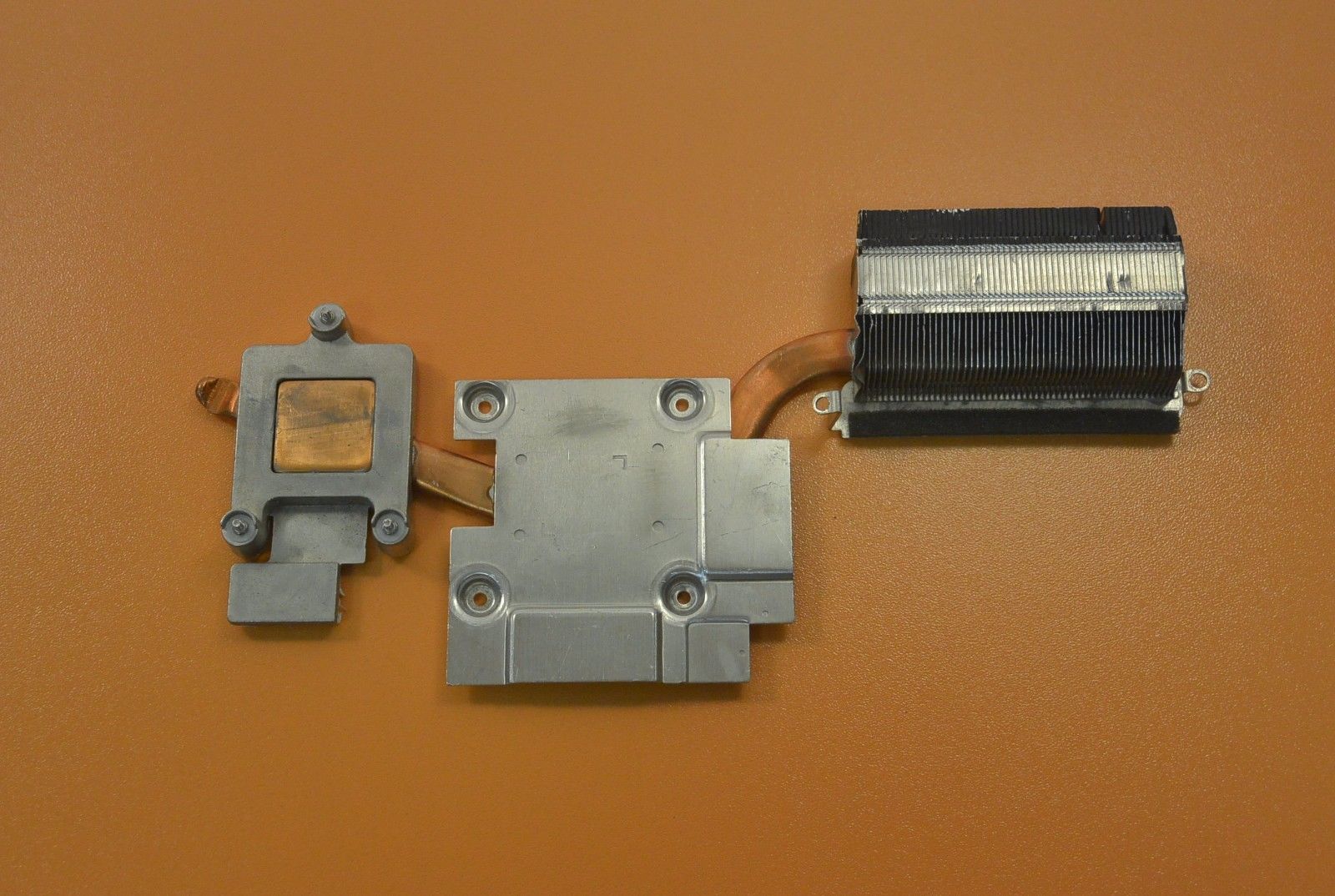 CPU COOLING HEATSINK FOXCONN FUJITSU SIEMENS AMILO PI 2530 40GP55040-00 F8 D