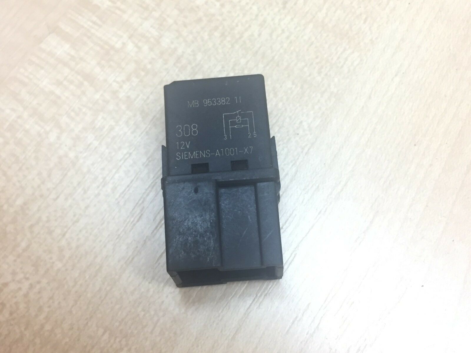 Volvo S40 MK1 1998 - Relay MB 953382 11 Siemens - A1001-x7 308