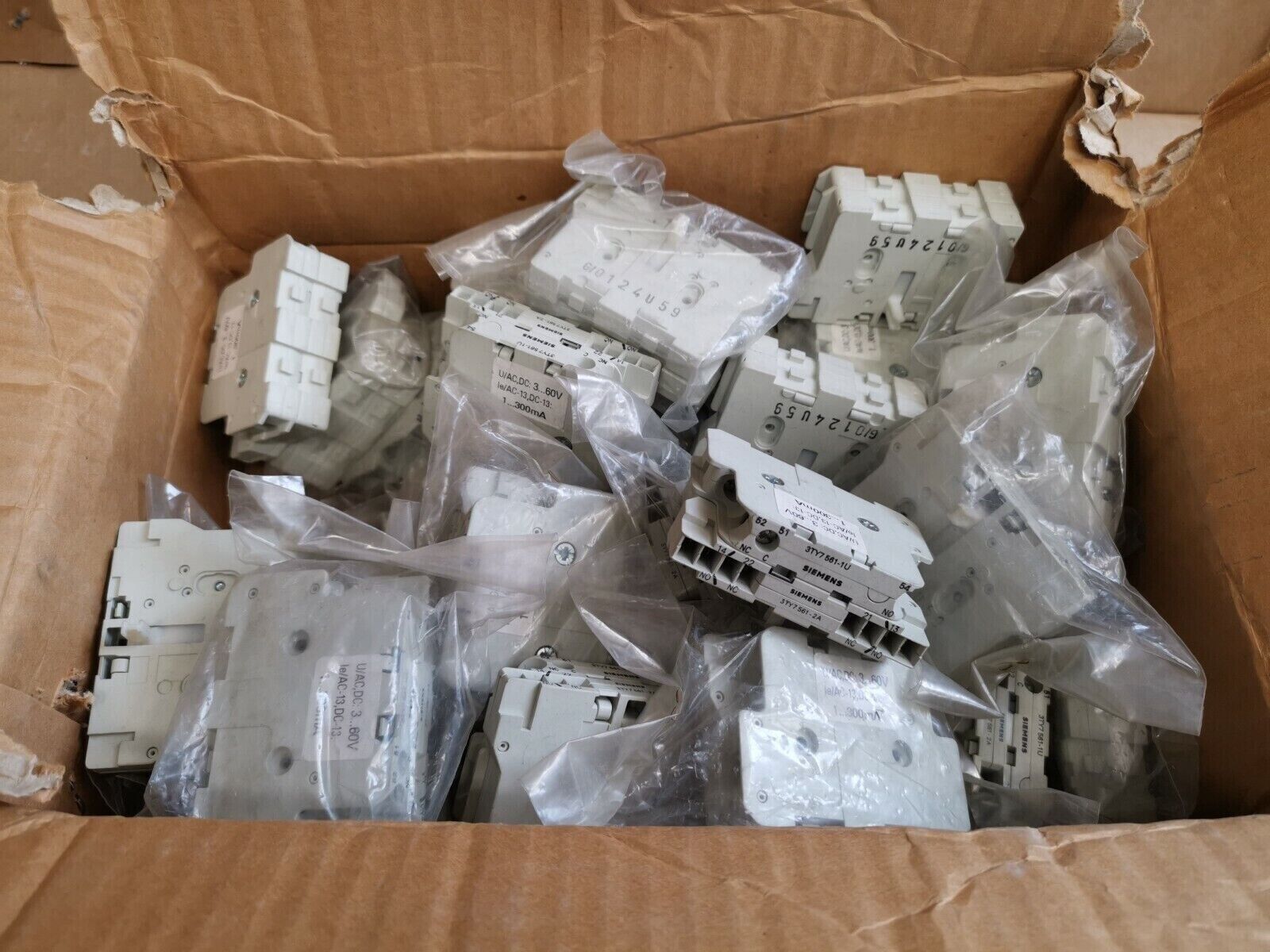 Siemens 3TY7561-1U  3TY7561-2A Hilfsschalter