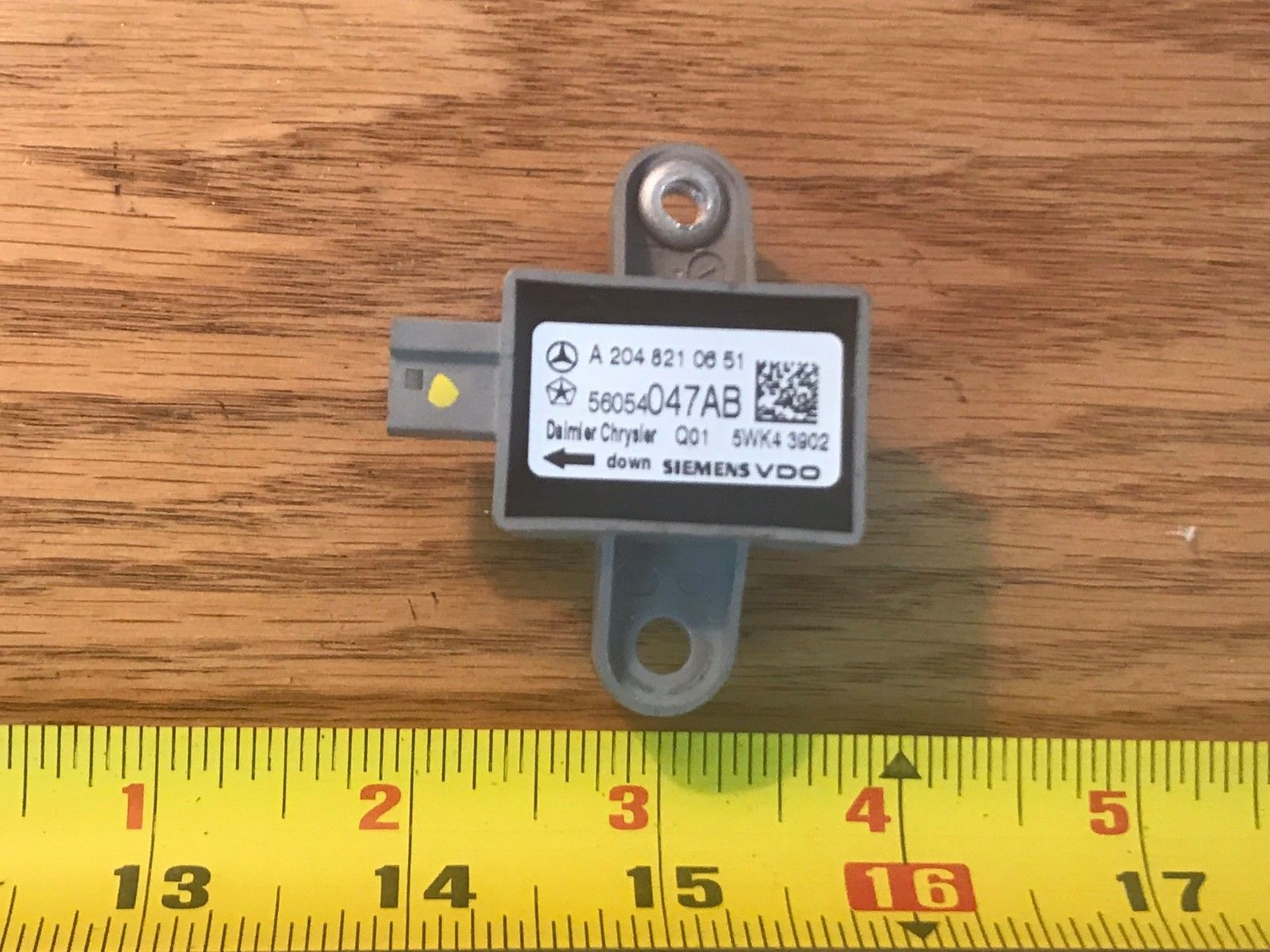 2010 MERCEDES-BENZ C300 FRONT DOOR SRS IMPACT CRASH SENSOR A2048210651 OEM OEM