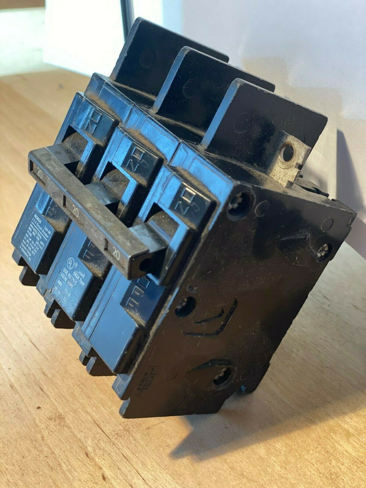 ITE Siemens BQ3B3020 20amp 240v circuit breaker warranty 3pole