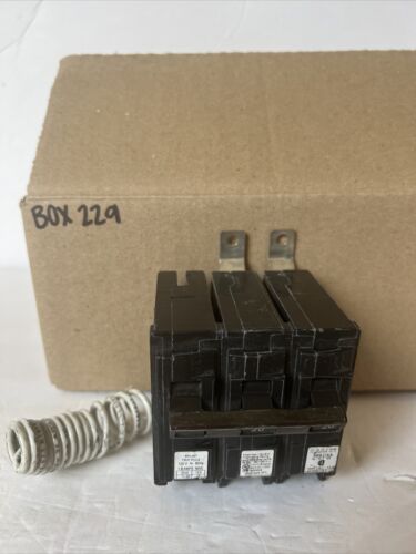 SIEMENS 20 AMP 2 POLE SHUNT TRIP CIRCUIT BREAKER 120/240 VAC  B220H00S01