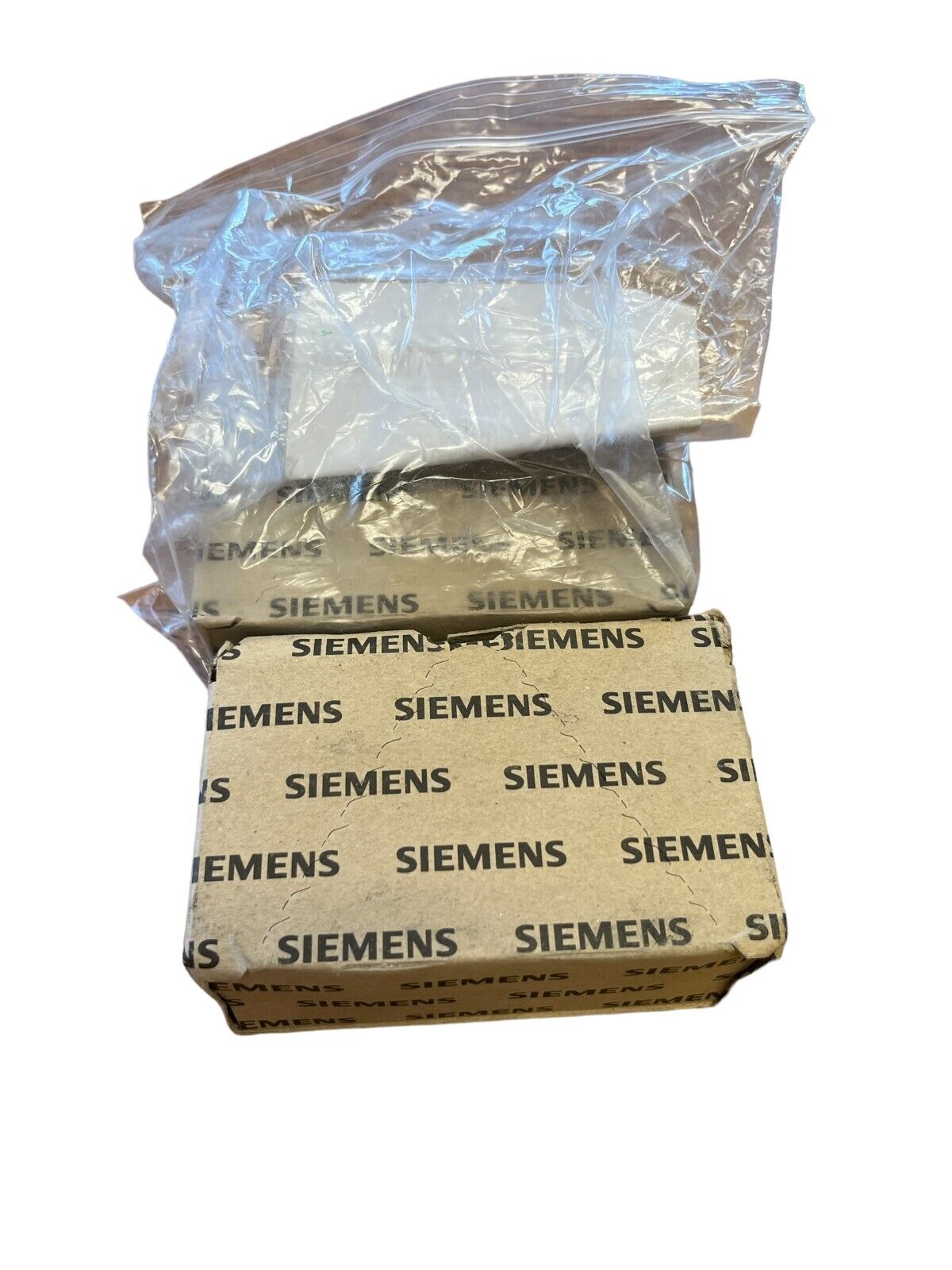 LOT OF 2 SIEMENS 5SJ4313-7HG42 3P 13A CIRCUIT BREAKER