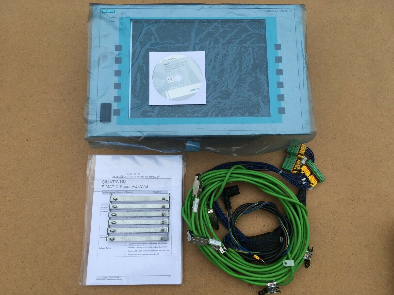 Siemens Simatic Panel PC 677B (AC) 15&quot; Touch a5e00367261 Brand New