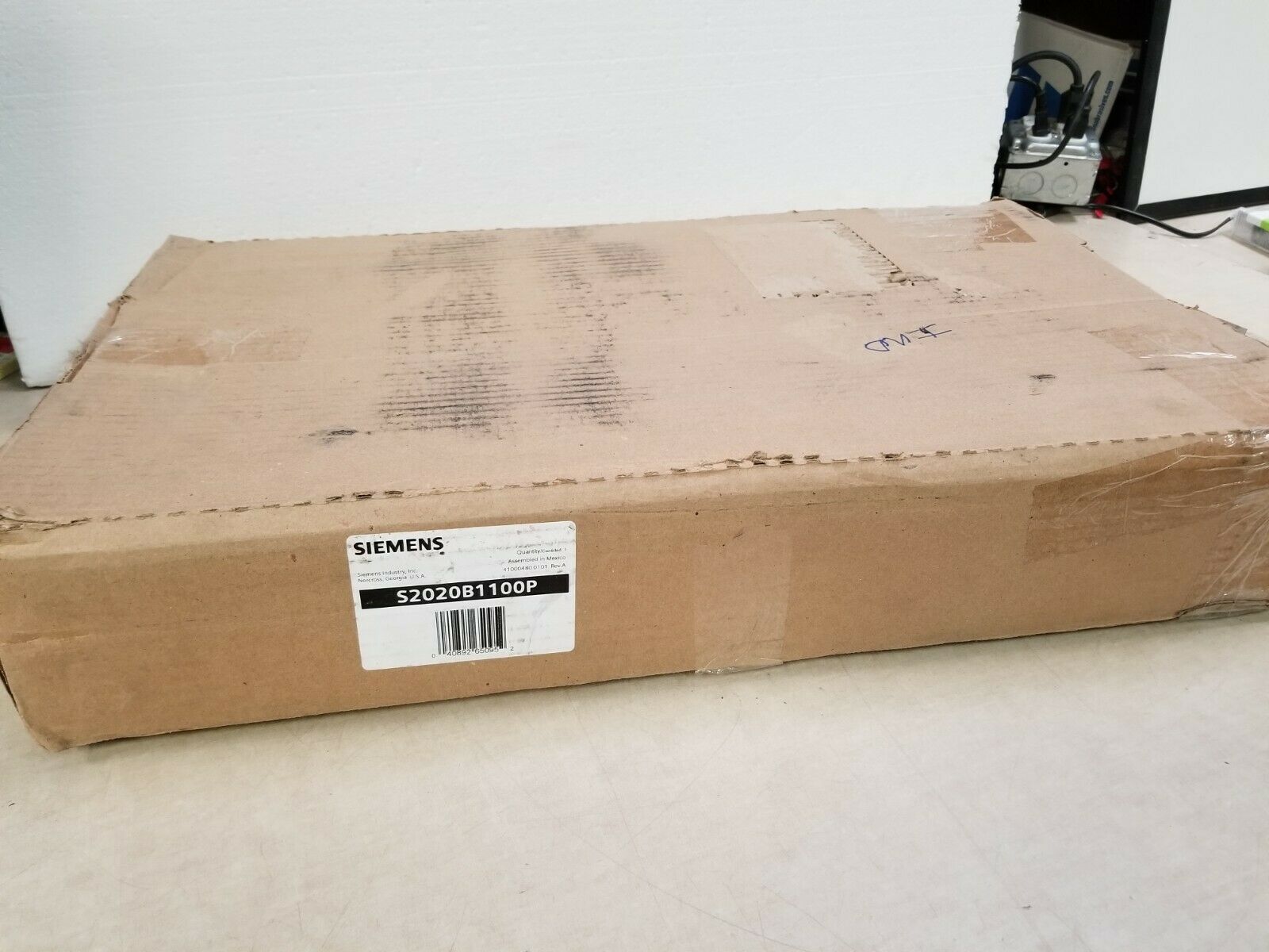 Siemens 100-Amp Indoor Main Breaker Electrical Panel Box - 20-Circuit 20-Space