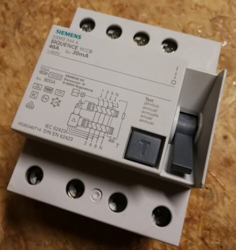 Siemens allstromsensitiv 5SM3344-4 FI-Schutzschalter 40A 30mA 0,03A Typ-B 4-pol