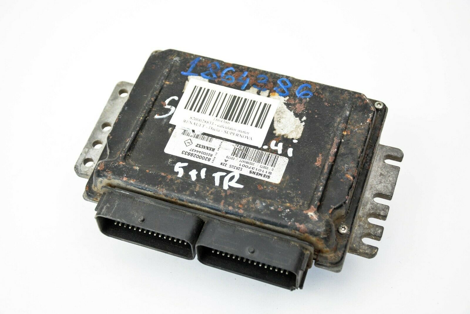 Dacia Supernova ECU 8200028833 S110137001 Engine Control Unit 2000-2003