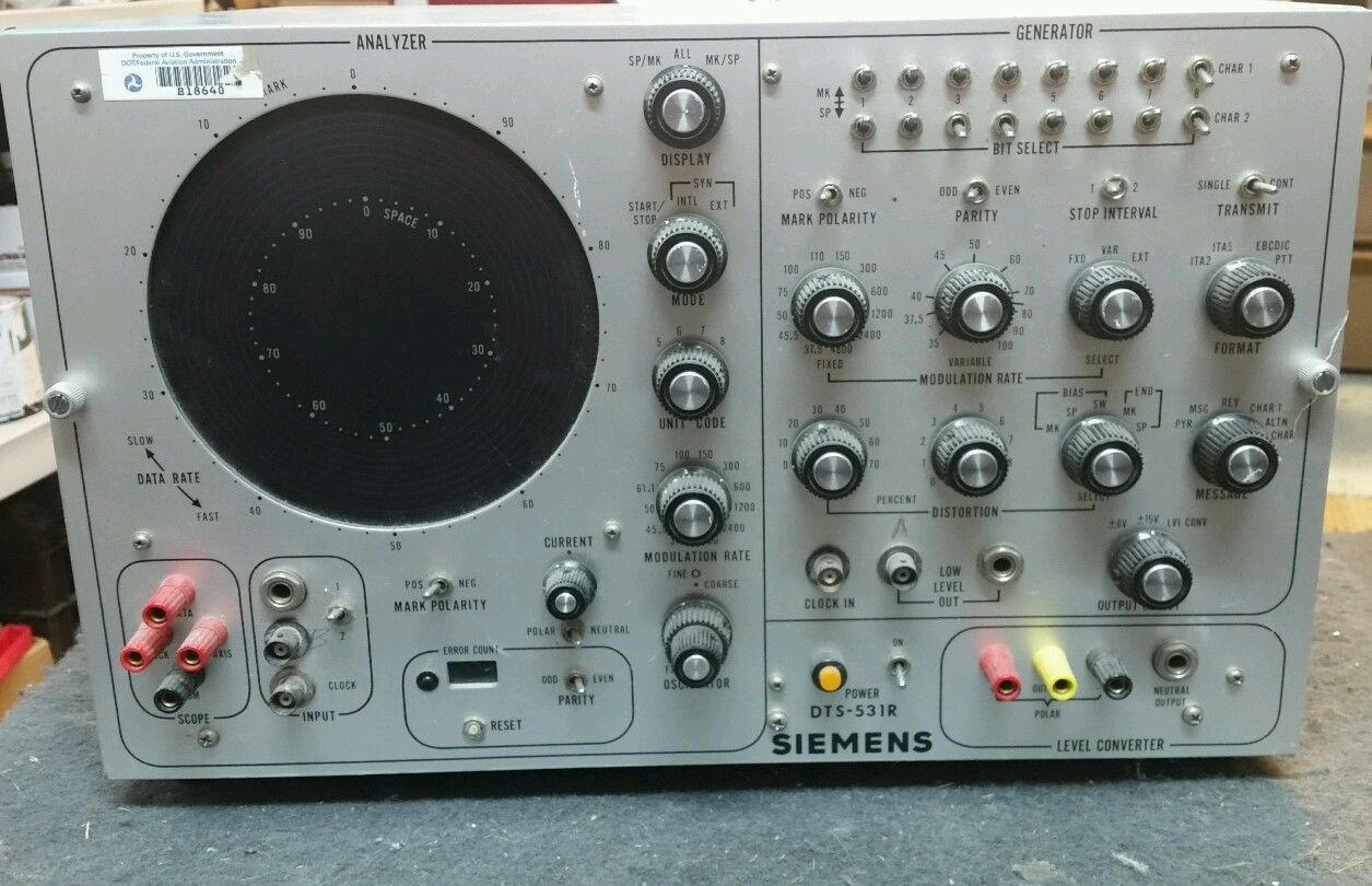TELETYPEWRITER TEST SET EQUIPMENT VINTAGE  SIEMENS DTS-531R
