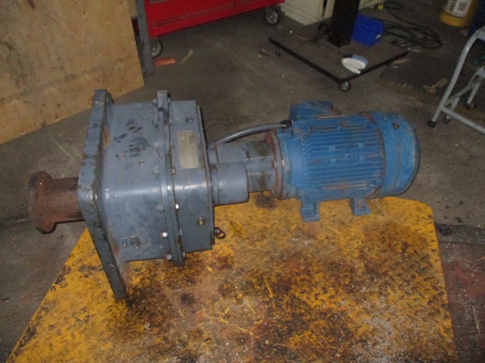 FALK 22HMX02A RAM GEAR DRIVE W/ SIEMENS 5HP MOTOR #76211J USED