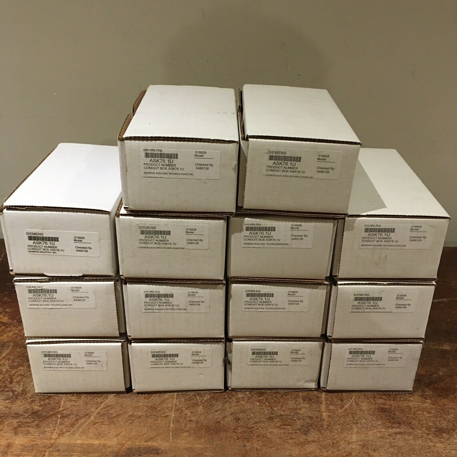 (Lot of 14) NEW Siemens ASK76.1U Conduit Box Actuator Adapter