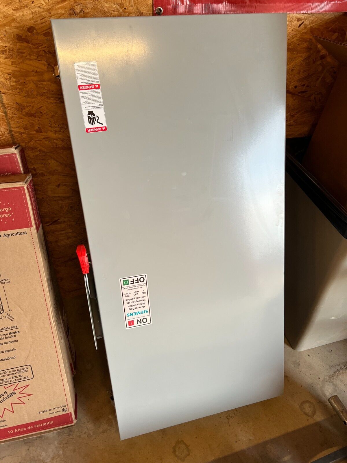 Siemens GF326NRA Low Voltage 3 Pole 600A 240V Type 3R Panel New Never Used