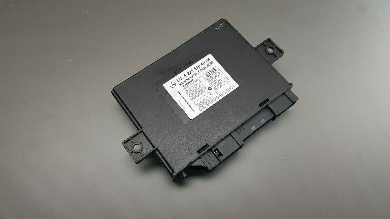 Original MERCEDES-BENZ S-CLASS W221 Siemens Keyless Go Control Unit A2218704986