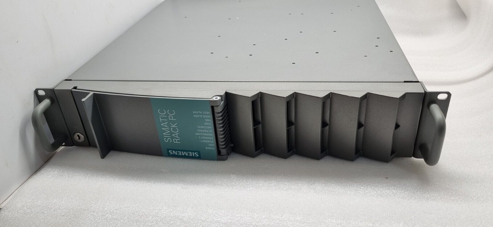 SIEMENS RACK PC 6AG4-112-2MU57-1GA3 FREE FAST SHIPPING