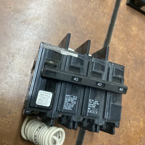 Siemens ITE BQ3B04000S01 Circuit Breaker BQ3B040 With Shunt Trip 40 A
