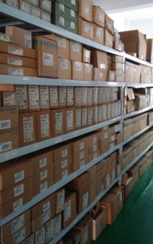 1PC Brand NEW IN BOX Siemens 6ES7 322-1BH82-0AA0 PLC #RS19
