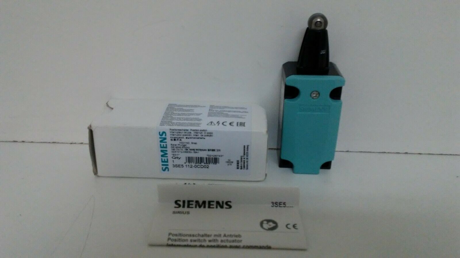 NEW OLD STOCK! SIEMENS ROLLER PLUNGER POSITION SWITCH 3SE5-112-0CD02