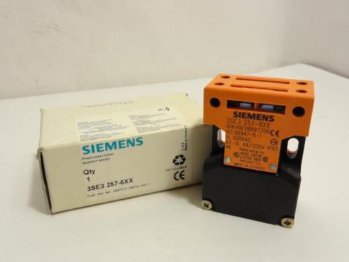 157410 New In Box, Siemens 3SE3-257-6XX Position Switch, 4A, 230V