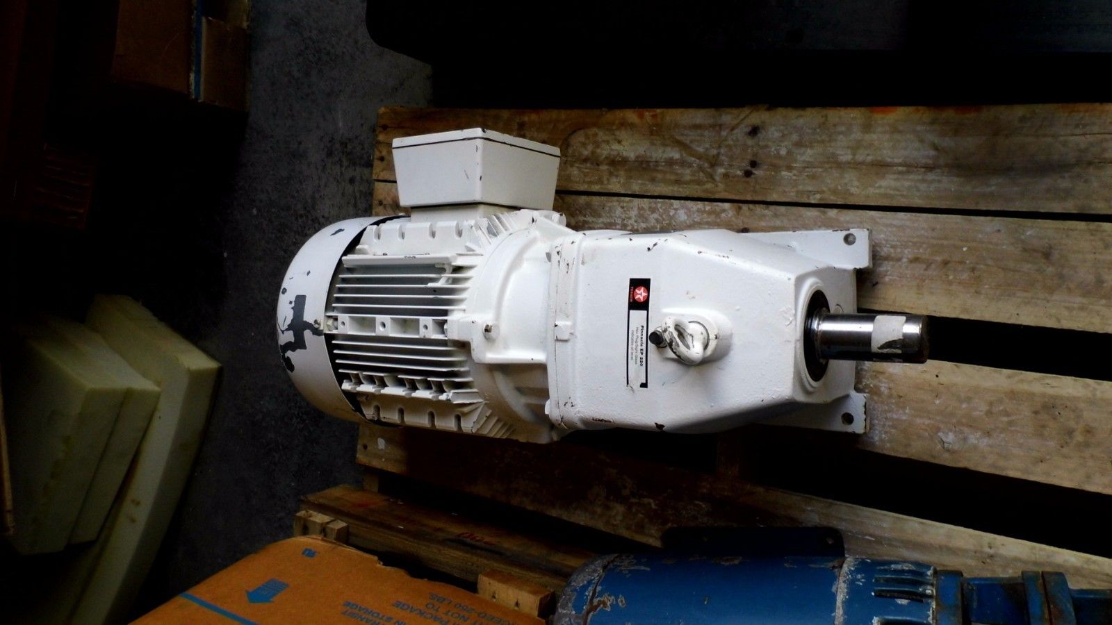 NORD GEAR CORP. SK32-1332 M/4 3.75:1 REDUCER &amp; SIEMENS 10 HP MOTOR