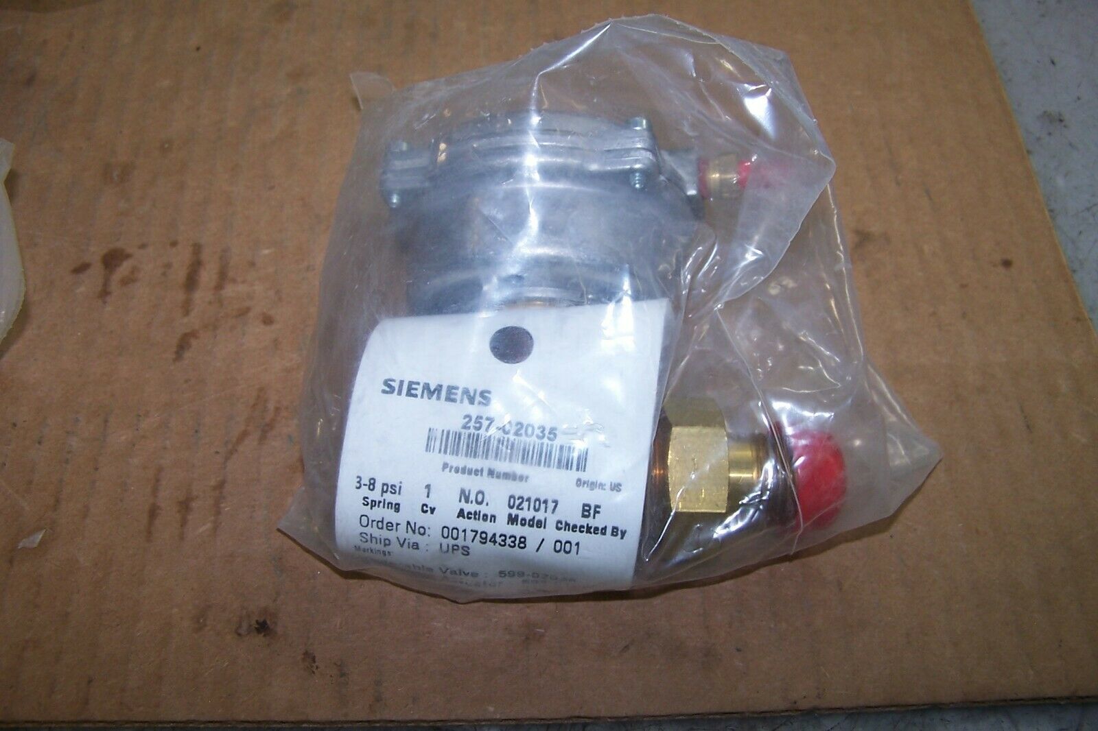 NEW SIEMENS 1/2&quot; PNEUMATIC ACTUATED CONTROL VALVE 3-8 PSI SPRING 257-02035