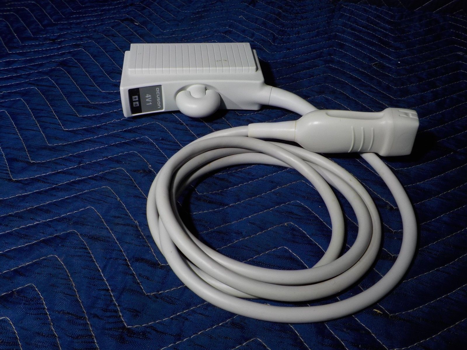 Siemens Acuson 4V1 IXPO Ultrasound Probe Model 14541804