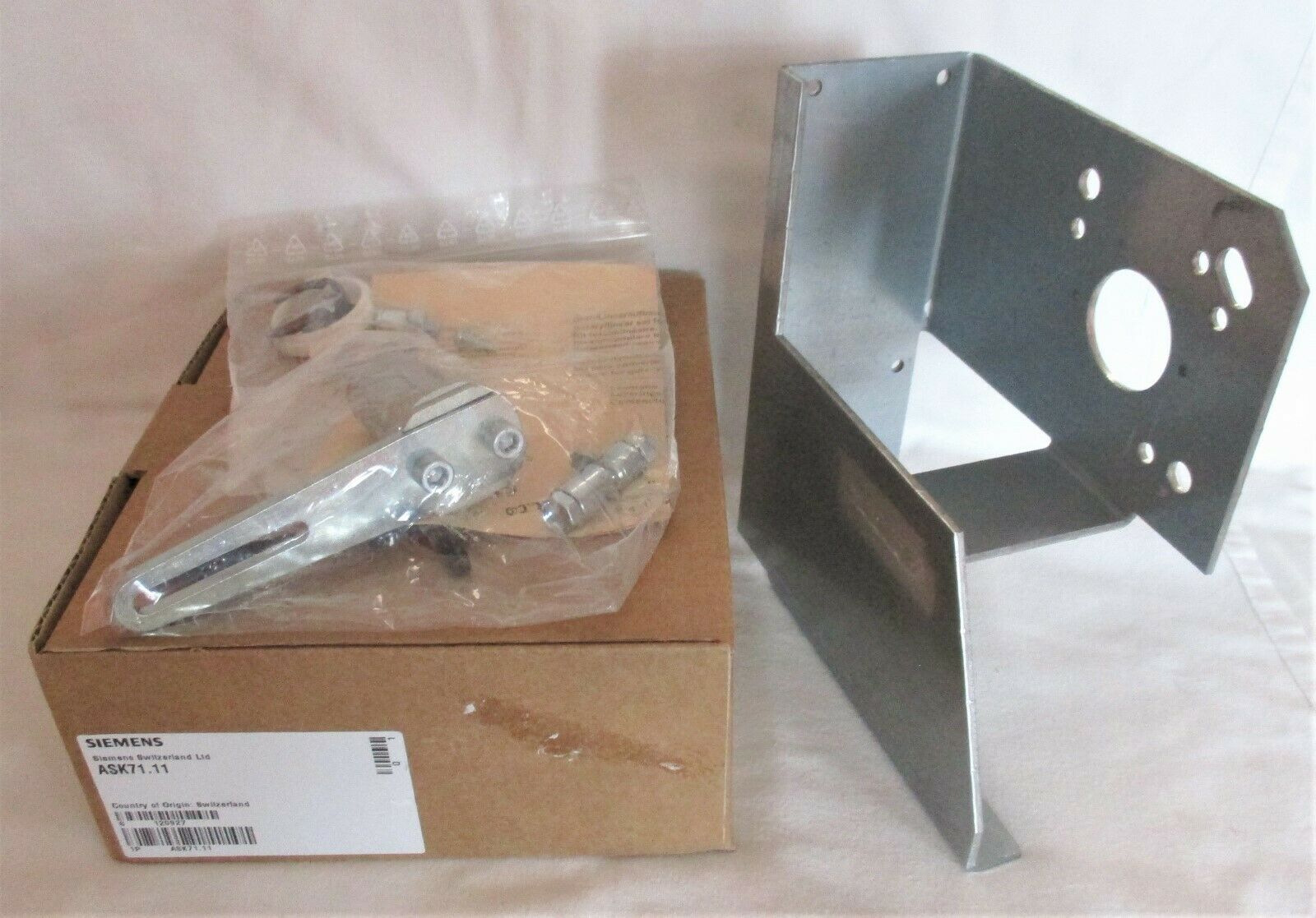 Siemens ASK71.11 Rotary/Linear Foot Frame Duct Mounting Kit * New 